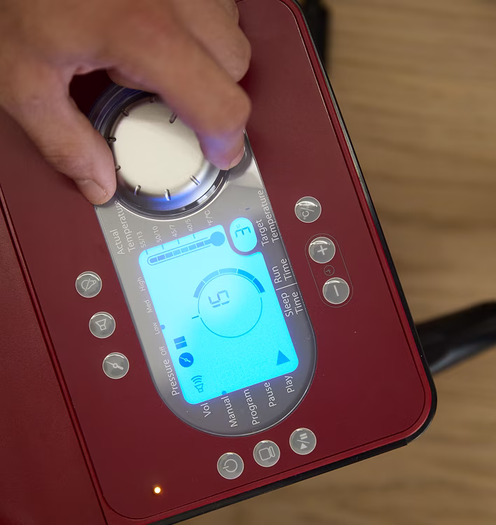 GameReady uređaj za oporavak posle operacije kolena sa kontrolnim dugmićima i podešavanjem parametara