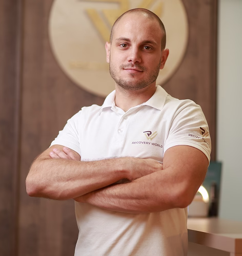 Uroš Stanković Strukovni fizio terapeut.